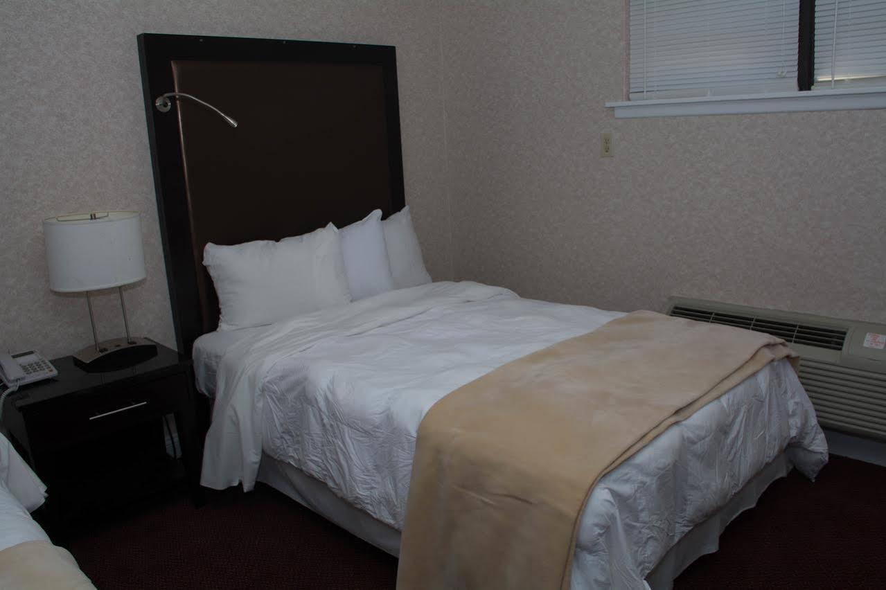 Atlantic Inn And Suites - Wall Township Екстериор снимка